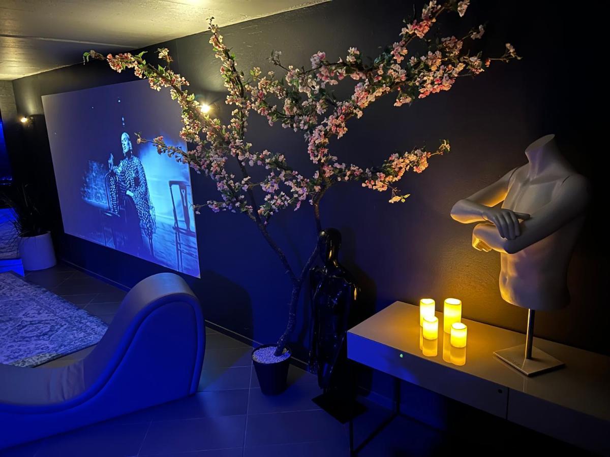 Jacuzzi Cinema Loft Lejlighed Kaunas Eksteriør billede